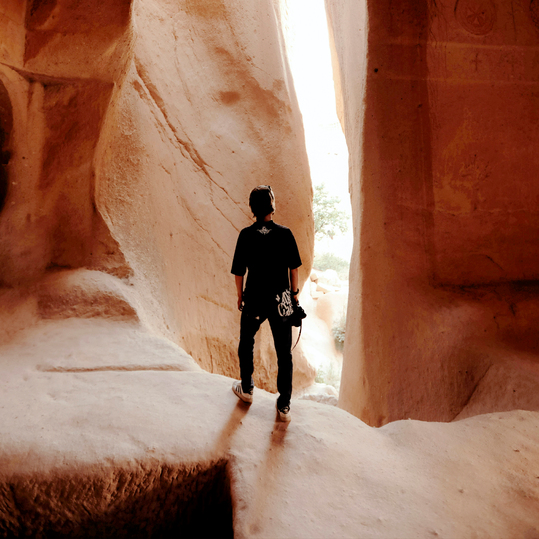 Bild Canyon mit Menschensilhouette